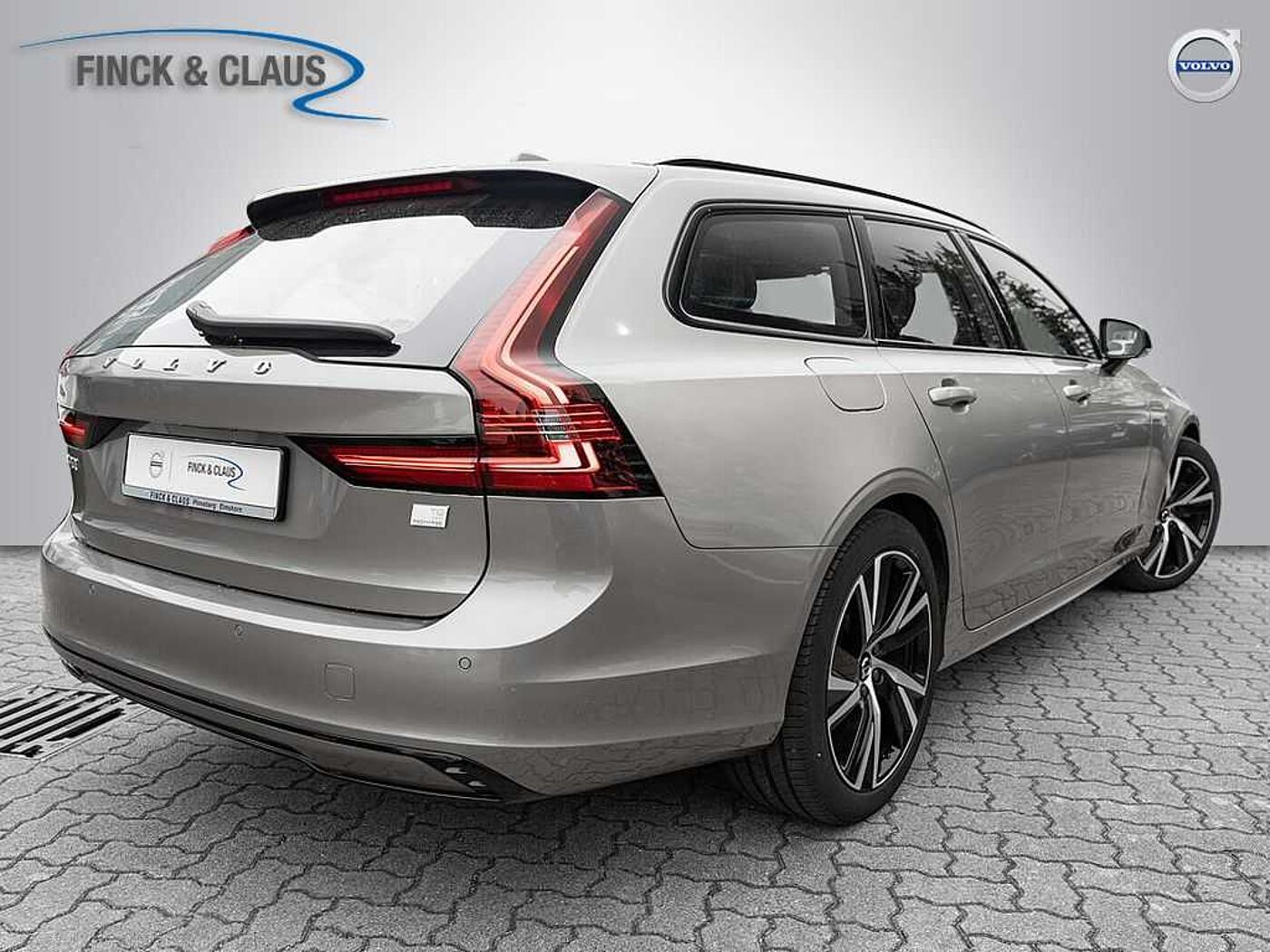 Volvo  T8 AWD R-Design