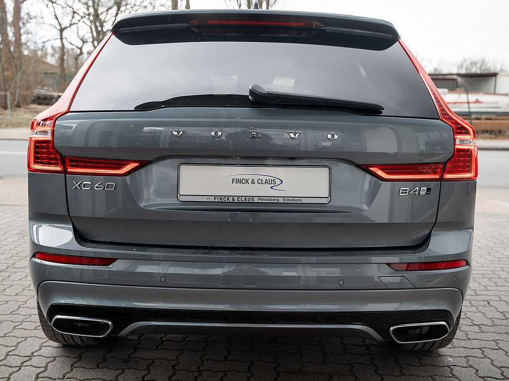 Volvo  B4 AWD R-Design