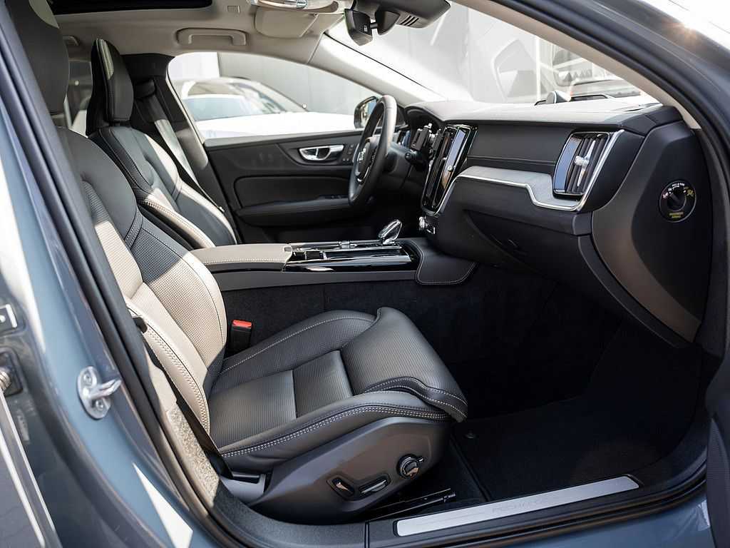 Volvo  T8 AWD Ultimate Dark
