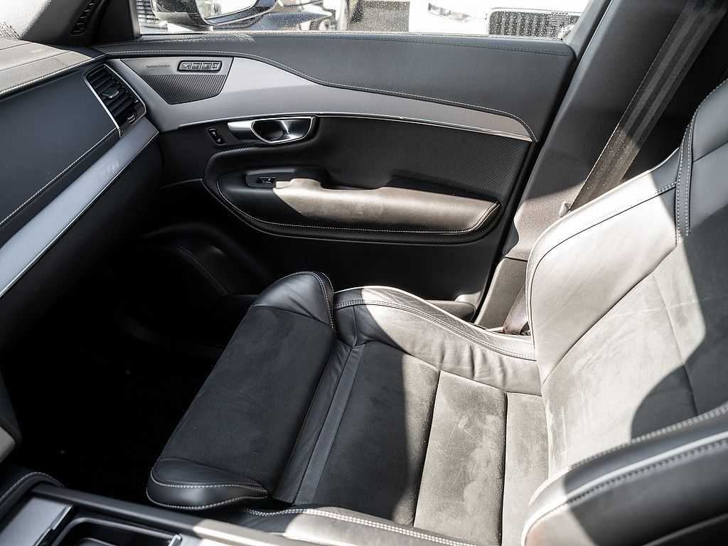 Volvo  Recharge T8 AWD R-Design Edition
