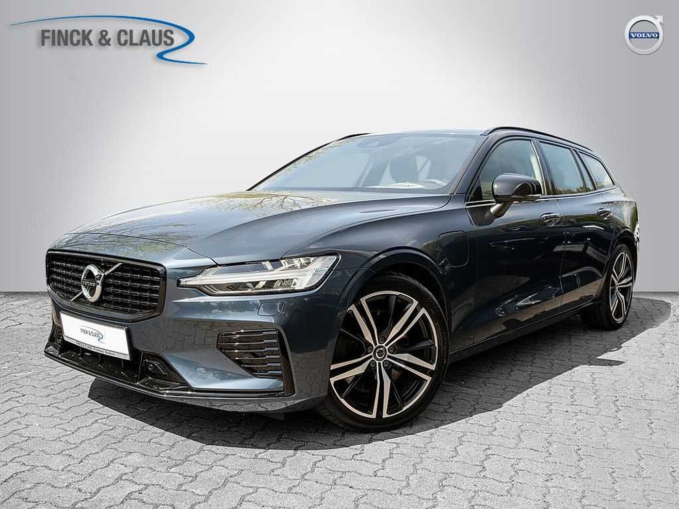 Volvo  T6 Plus Dark Recharge