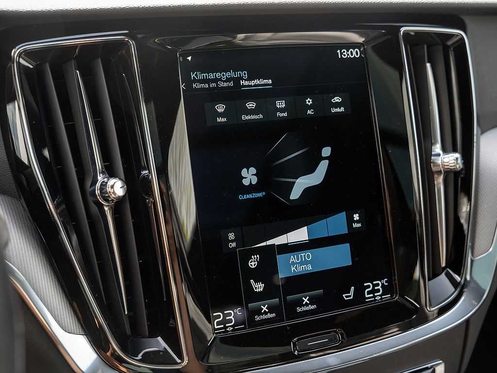 Volvo  T6 Plus Dark Recharge