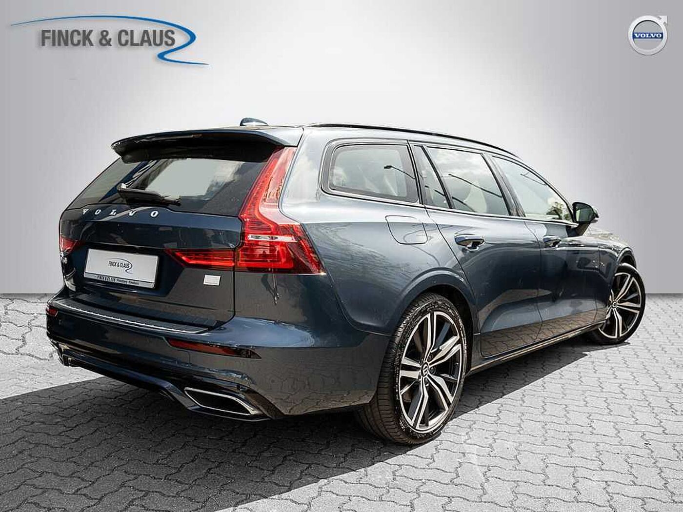 Volvo  T6 Plus Dark Recharge