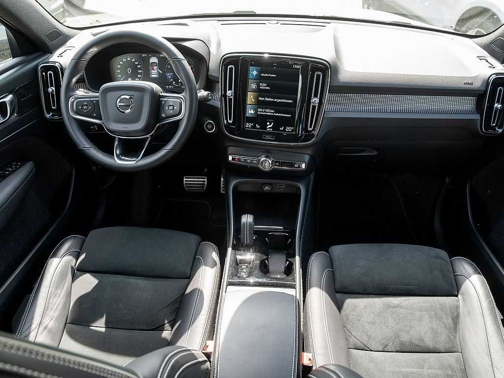 Volvo  B4 R-Design KAMERA H/K NAVI W-LAN AHK LED