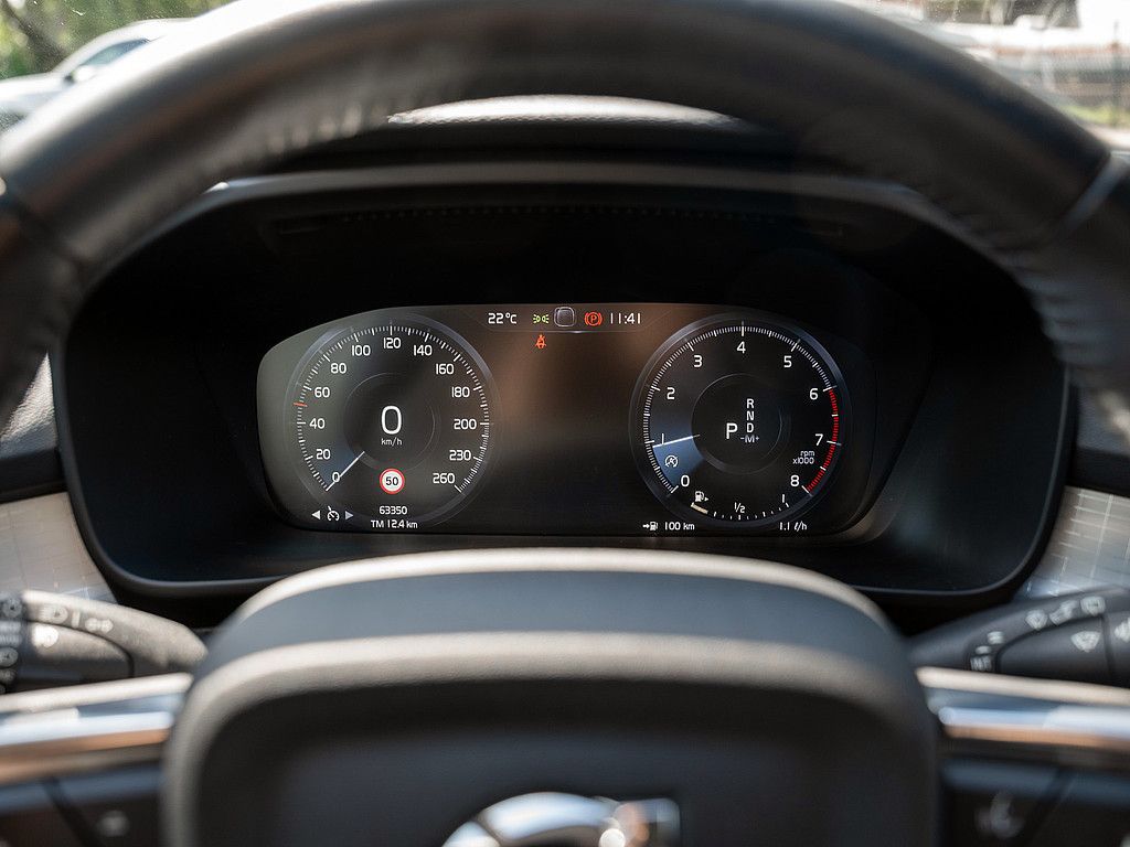 Volvo  T3 Momentum Pro
