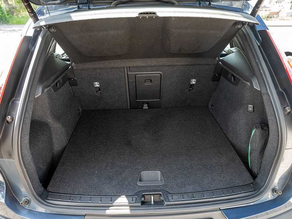 Volvo  T3 Momentum Pro