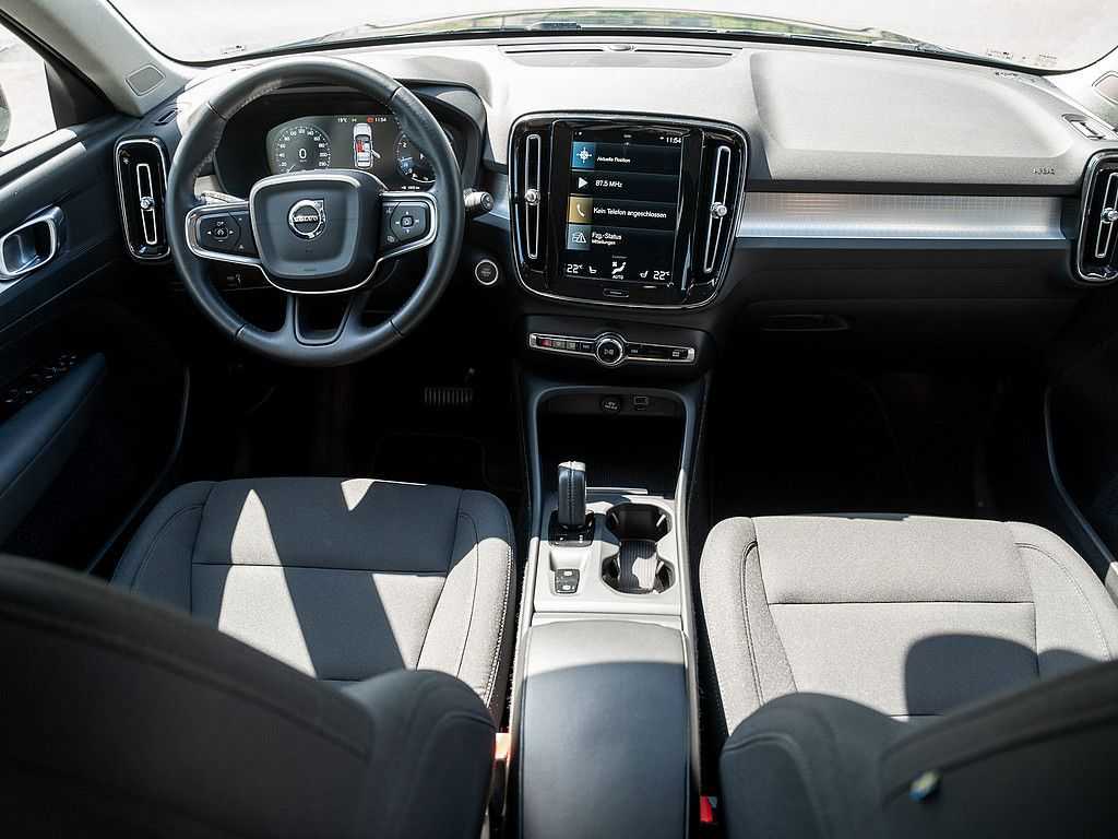 Volvo  T3 Momentum Pro