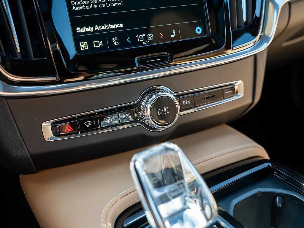 Volvo  T6 AWD Recharge Inscription *großer Akku*