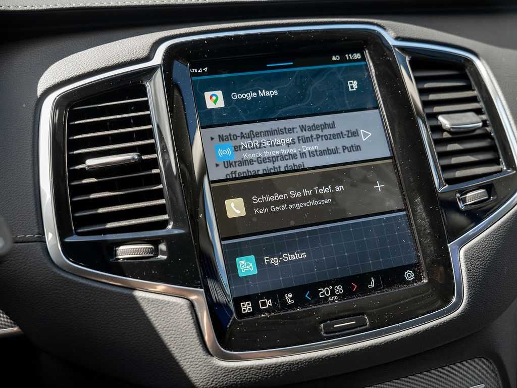 Volvo  T8 AWD Plus Dark