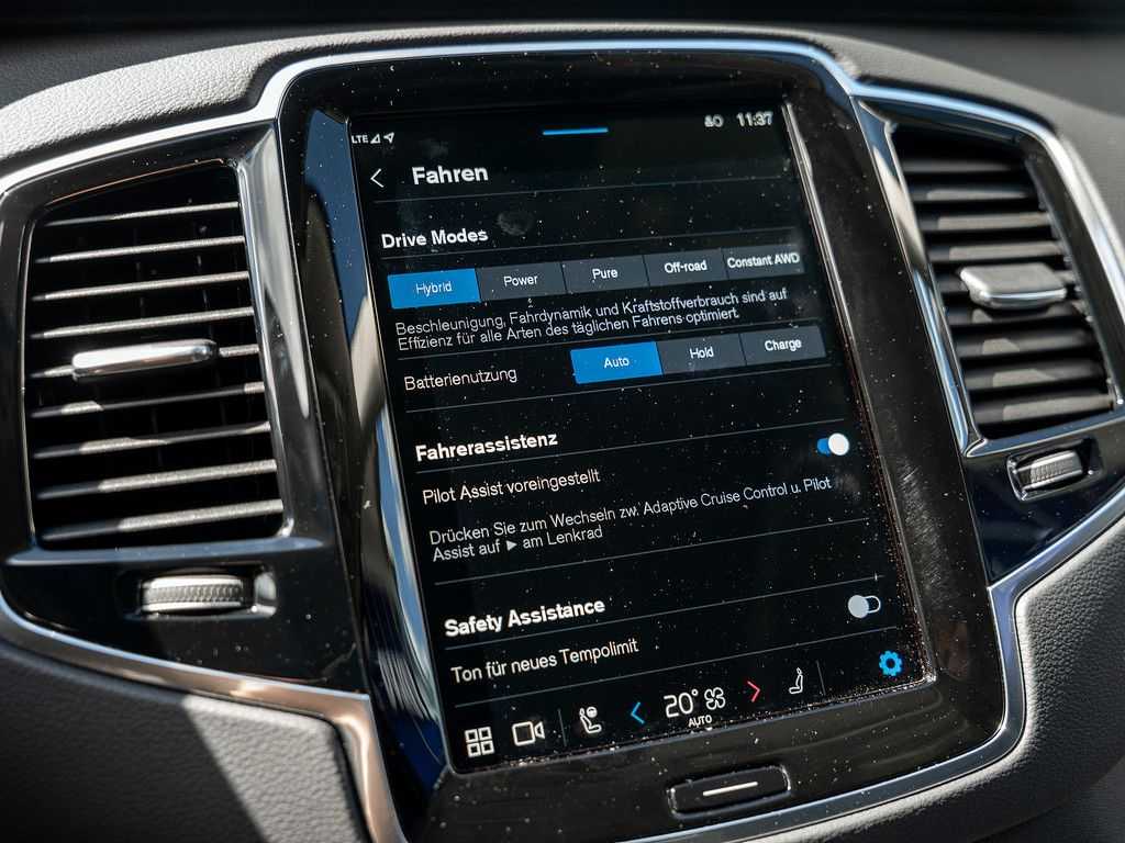 Volvo  T8 AWD Plus Dark
