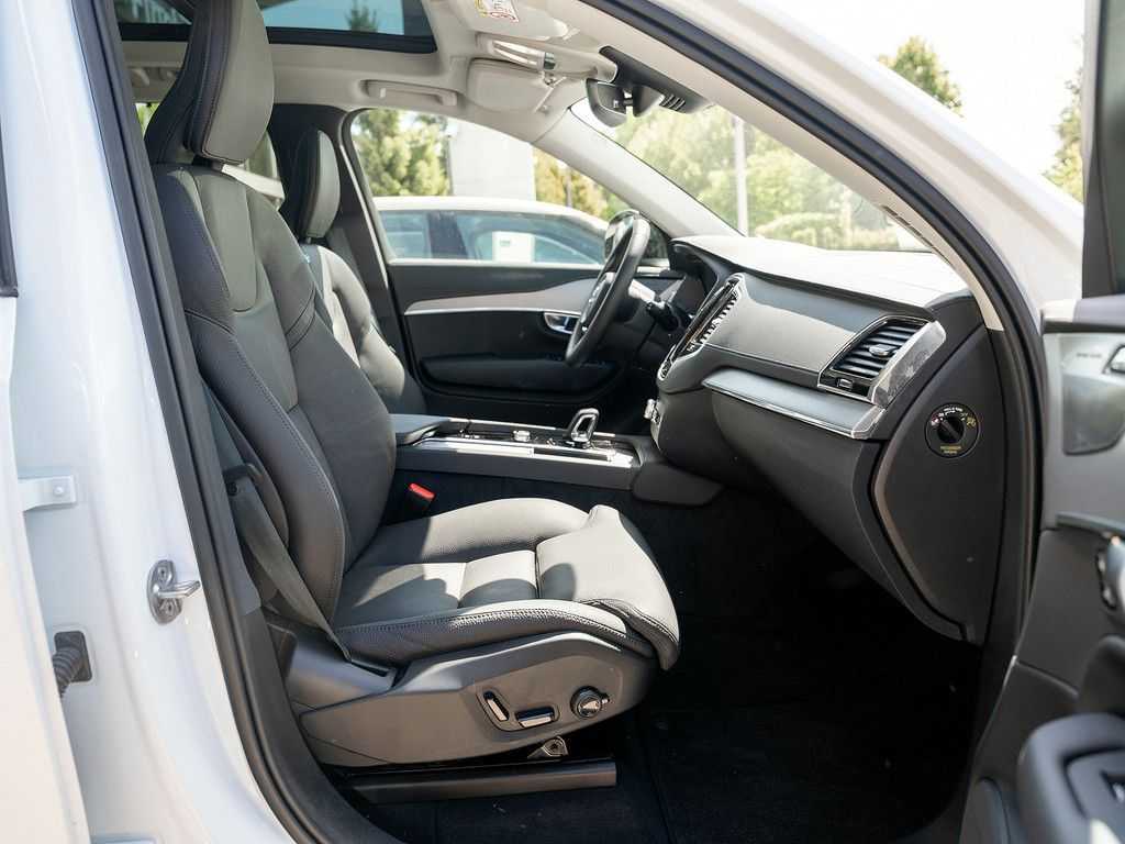 Volvo  T8 AWD Plus Dark