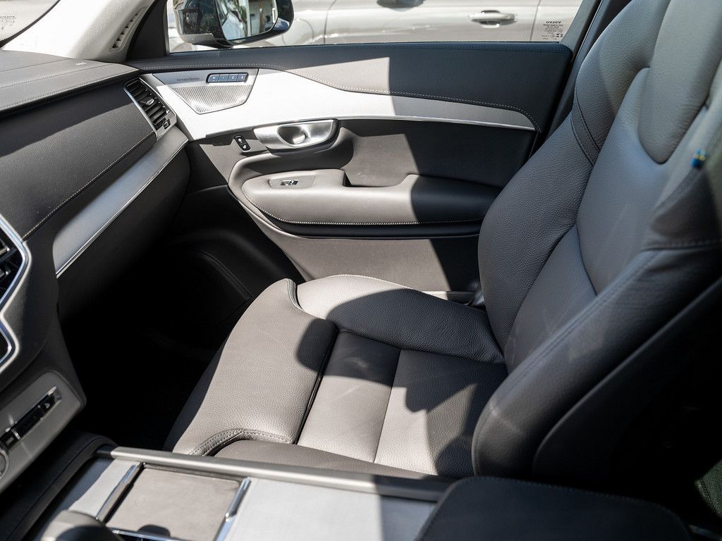 Volvo  T8 AWD Plus Dark