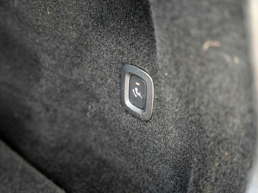 Volvo  T6 AWD Recharge R-Design