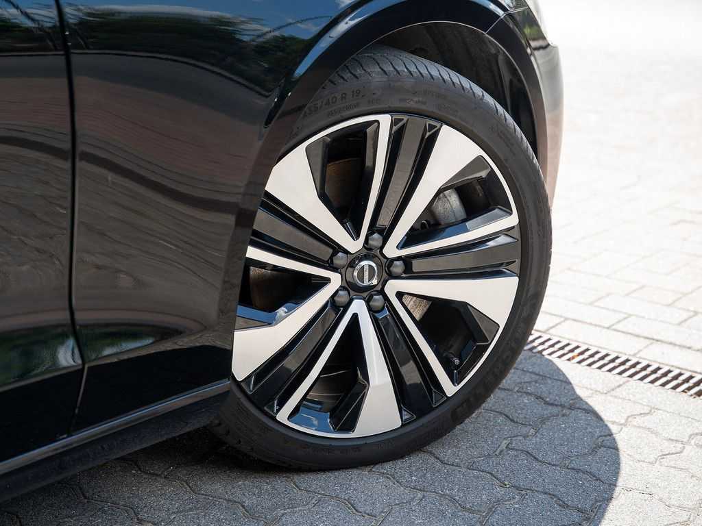 Volvo  T8 Plus Bright Recharge
