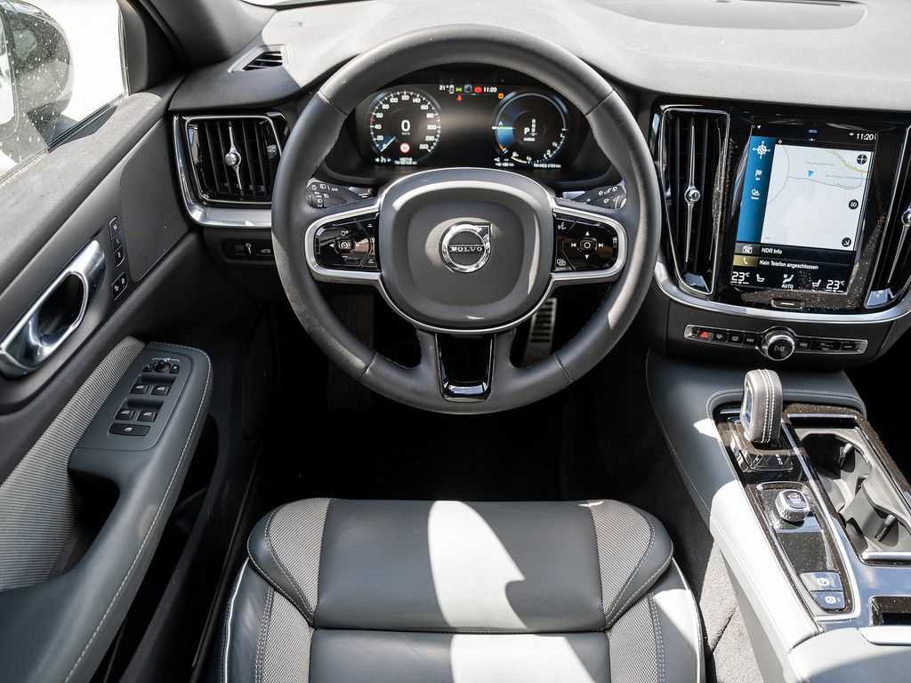 Volvo  T8 Plus Dark Recharge