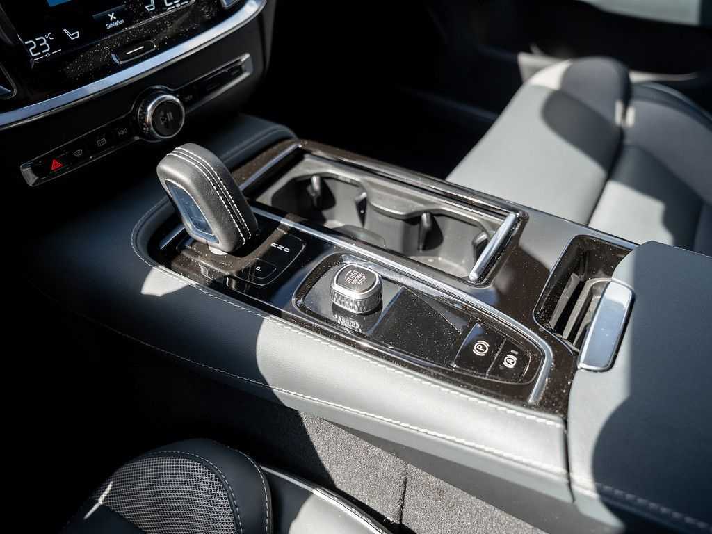 Volvo  T8 Plus Dark Recharge