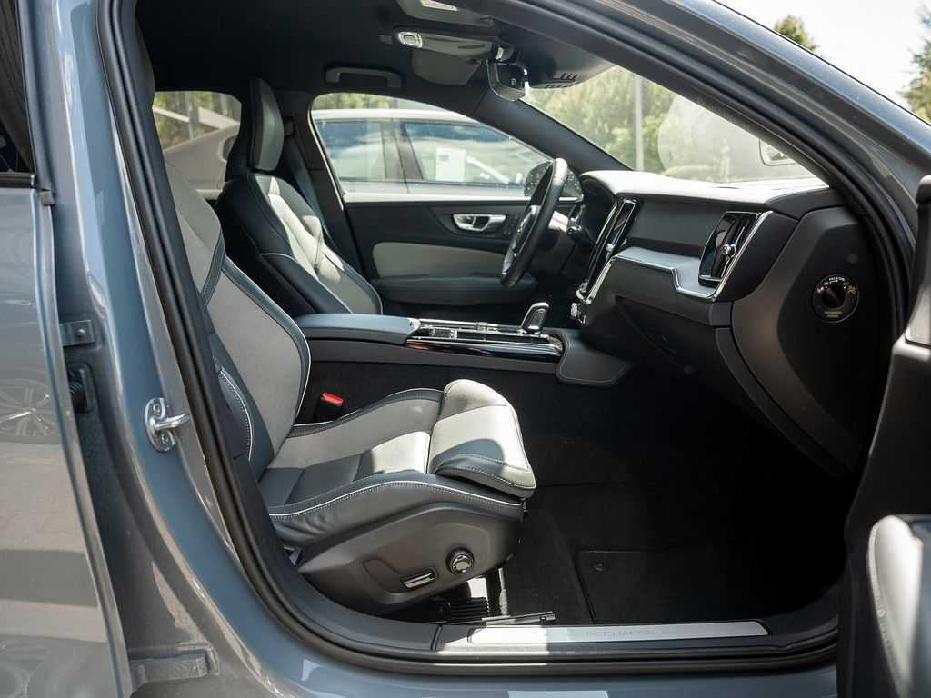 Volvo  T8 Plus Dark Recharge