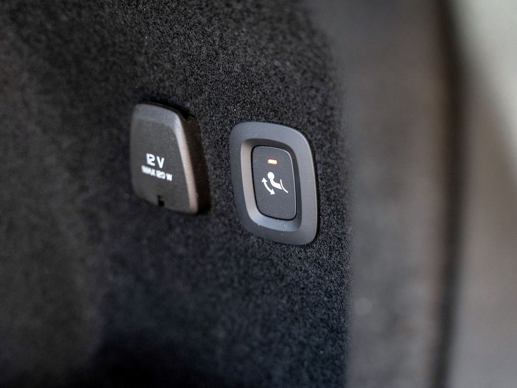Volvo  T8 Plus Dark Recharge
