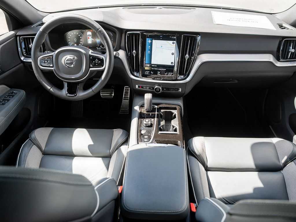 Volvo  T8 Plus Dark Recharge