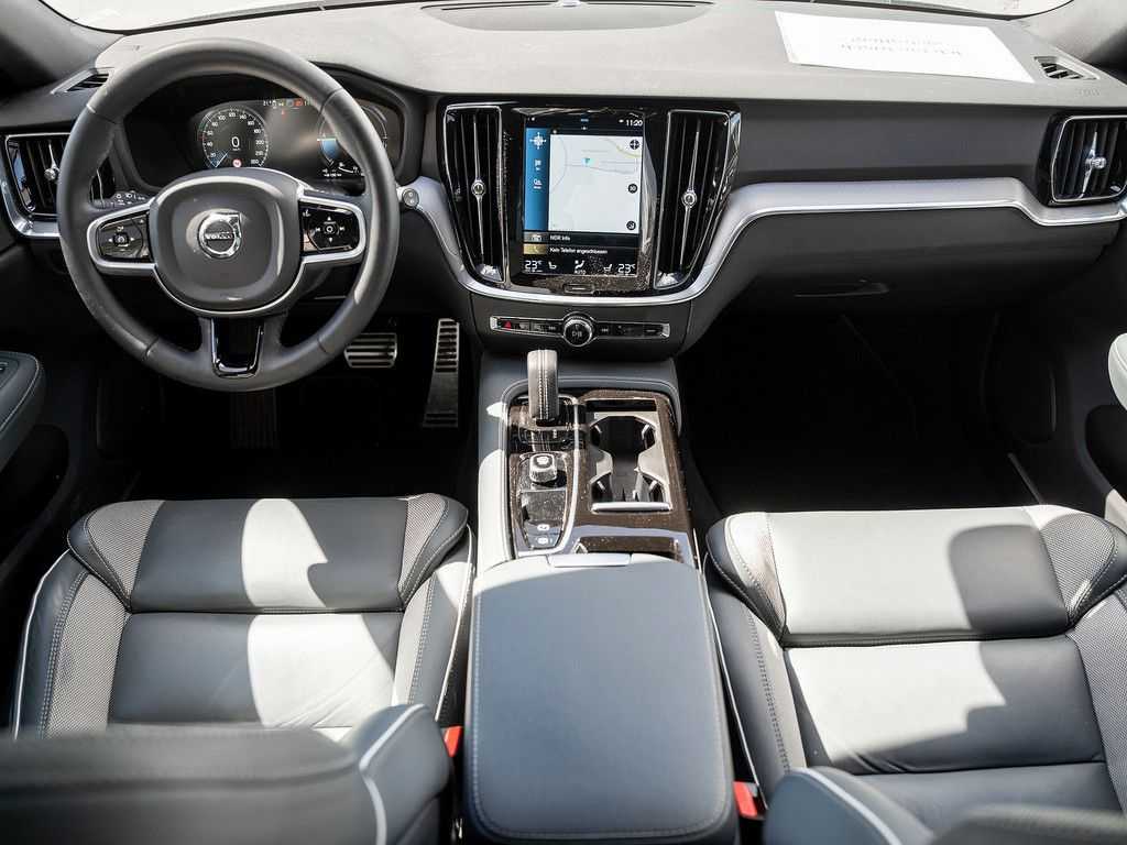 Volvo  T8 Plus Dark Recharge