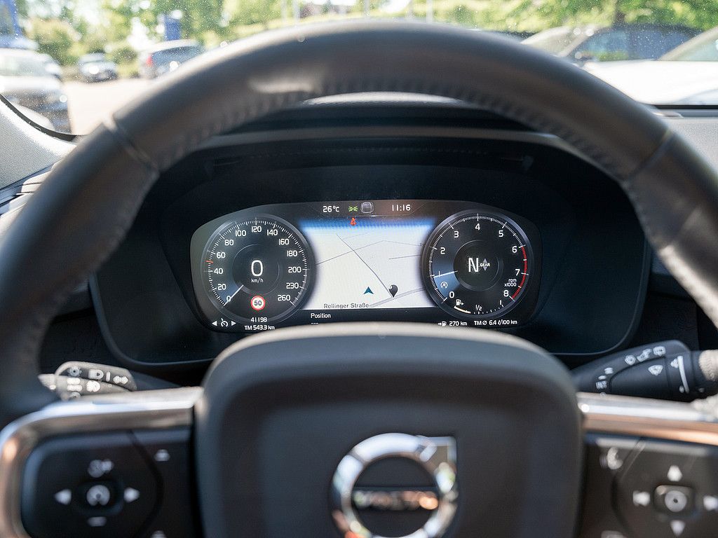 Volvo  T2 Momentum Core