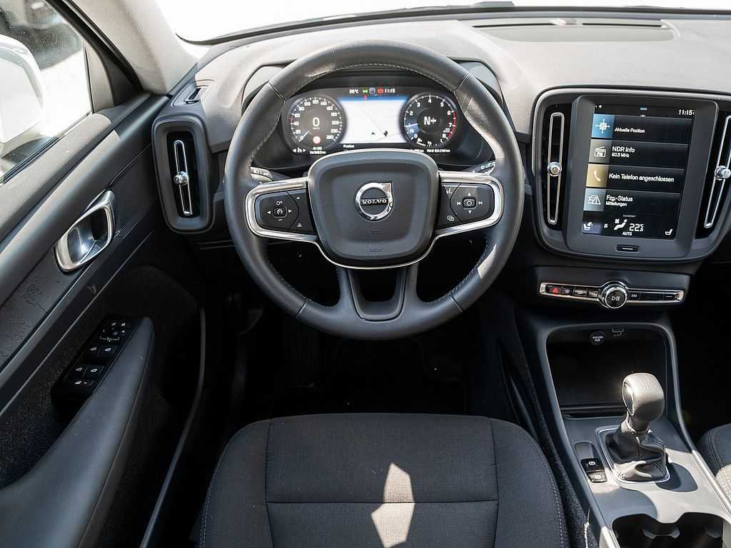 Volvo  T2 Momentum Core