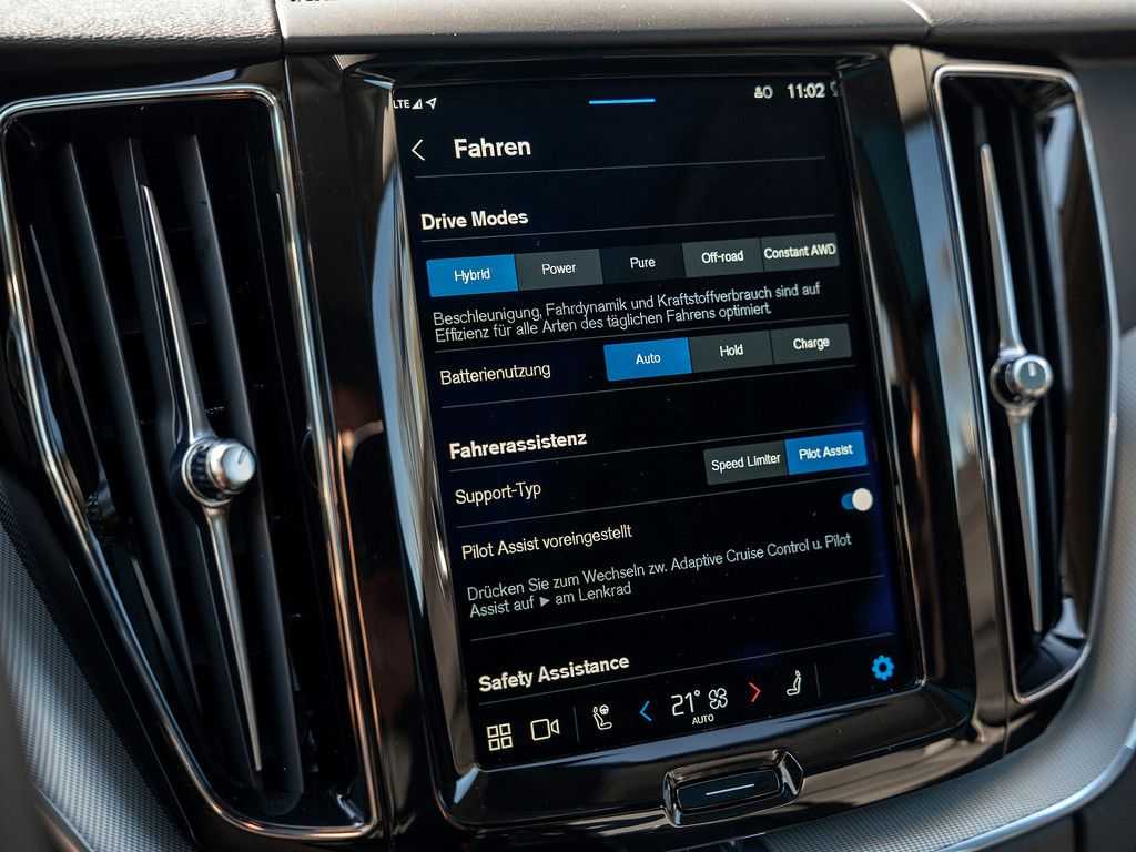Volvo  T6 AWD Recharge Plus Dark