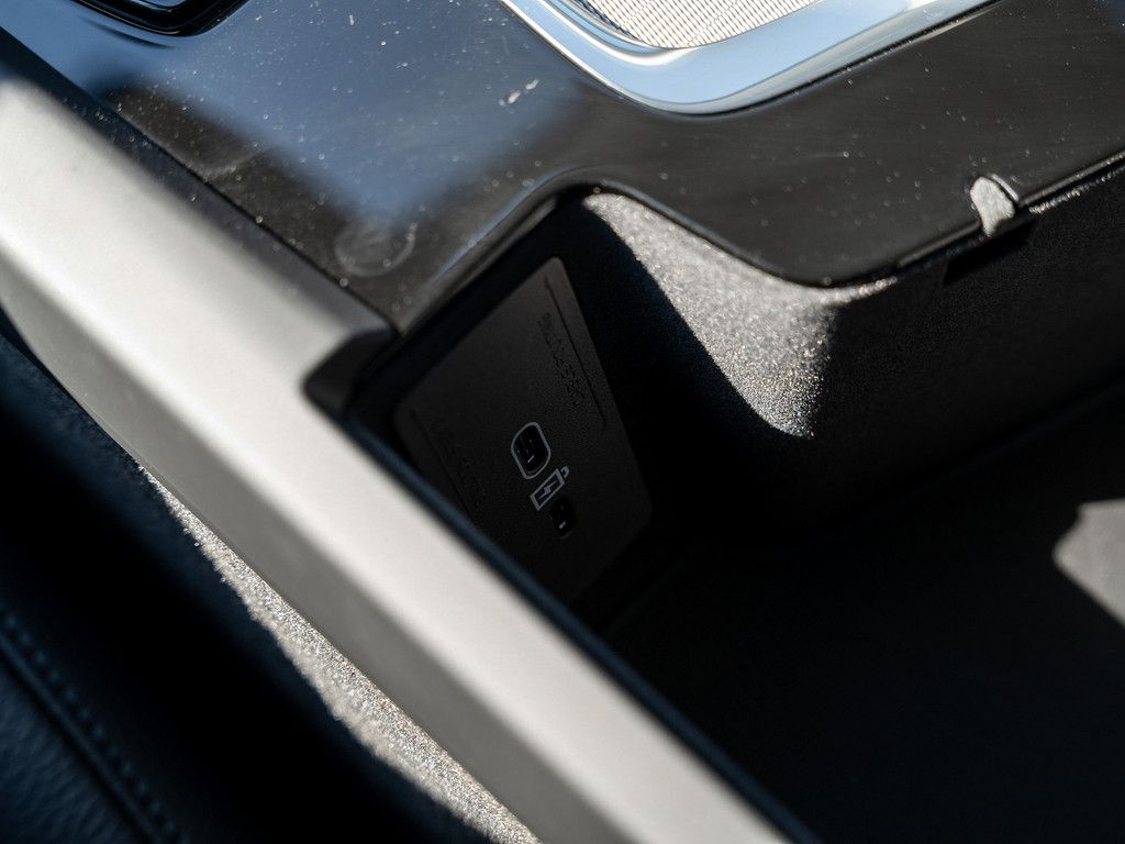 Volvo  T6 AWD Recharge Plus Dark