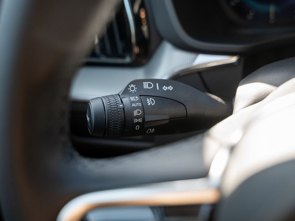 Volvo  T6 AWD Recharge Plus Dark