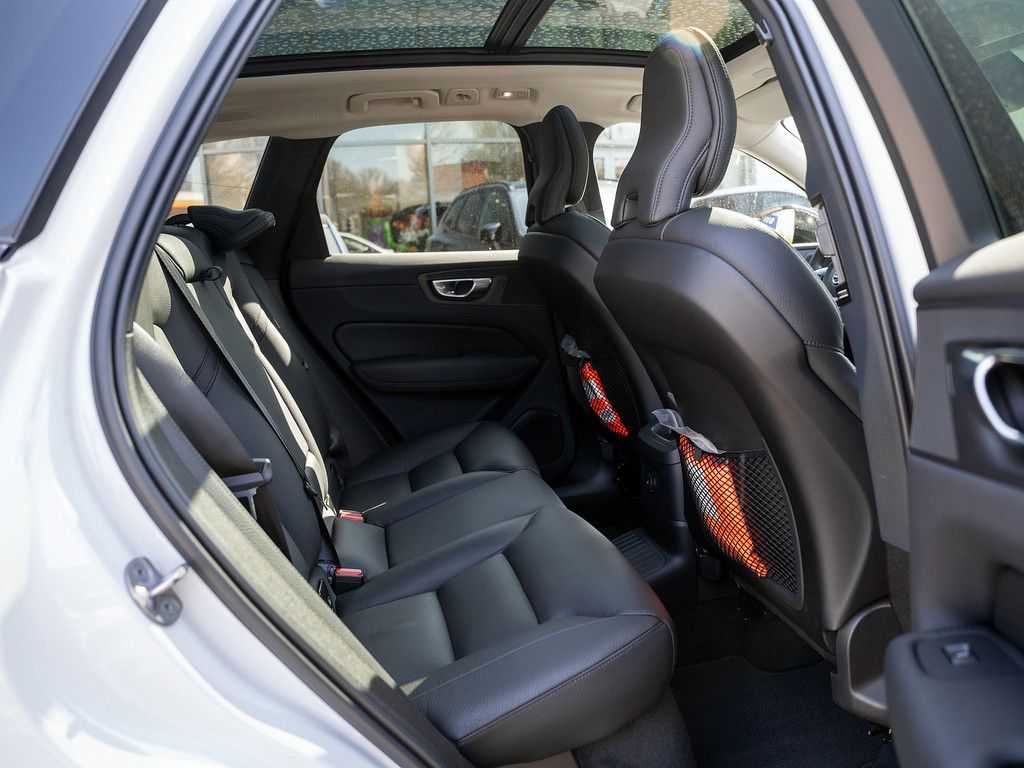 Volvo  T6 AWD Recharge Plus Dark
