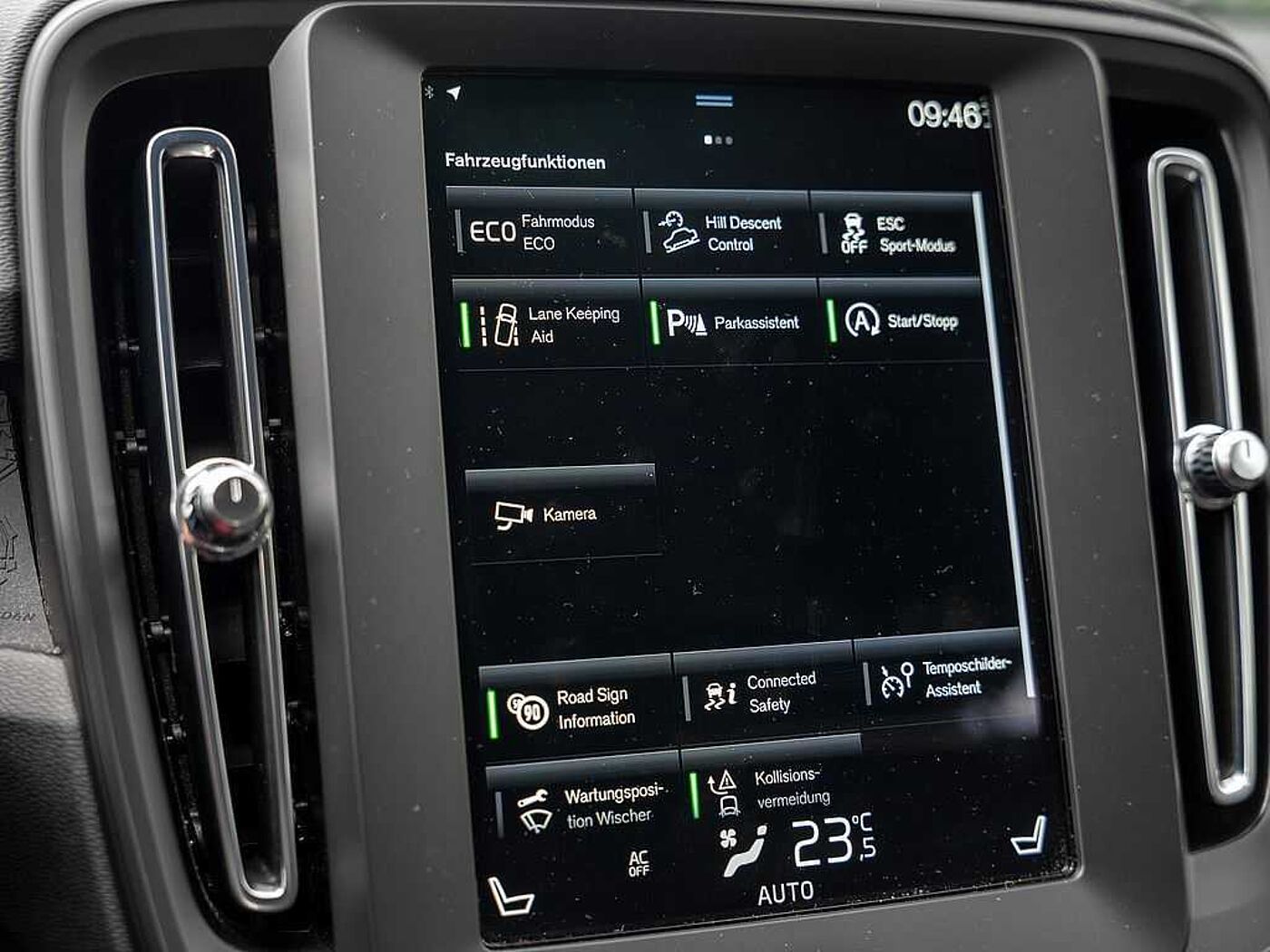 Volvo  T3 Momentum Pro