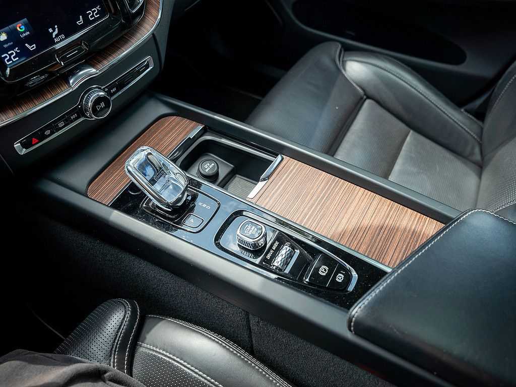 Volvo  B5 AWD Inscription