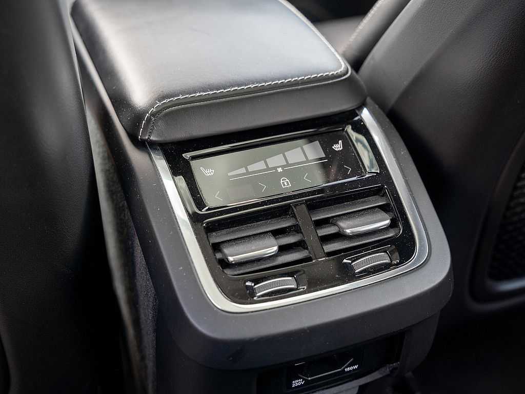 Volvo  B5 AWD Inscription