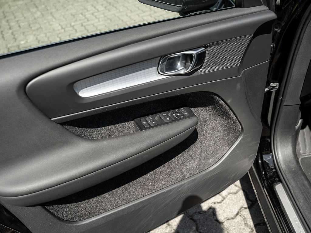 Volvo  T4 Inscription Expression Recharge- NUR GEW