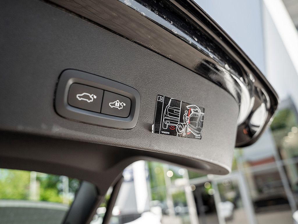 Volvo  T4 Inscription Expression Recharge- NUR GEW