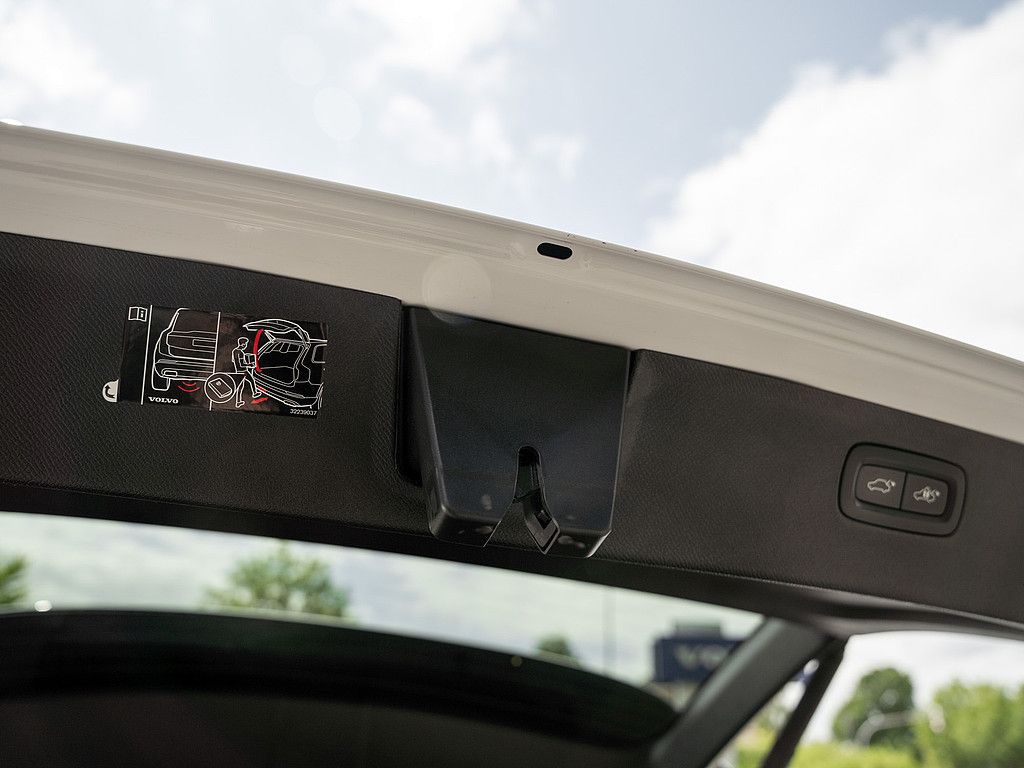 Volvo  T8 Inscription Expression Recharge AWD