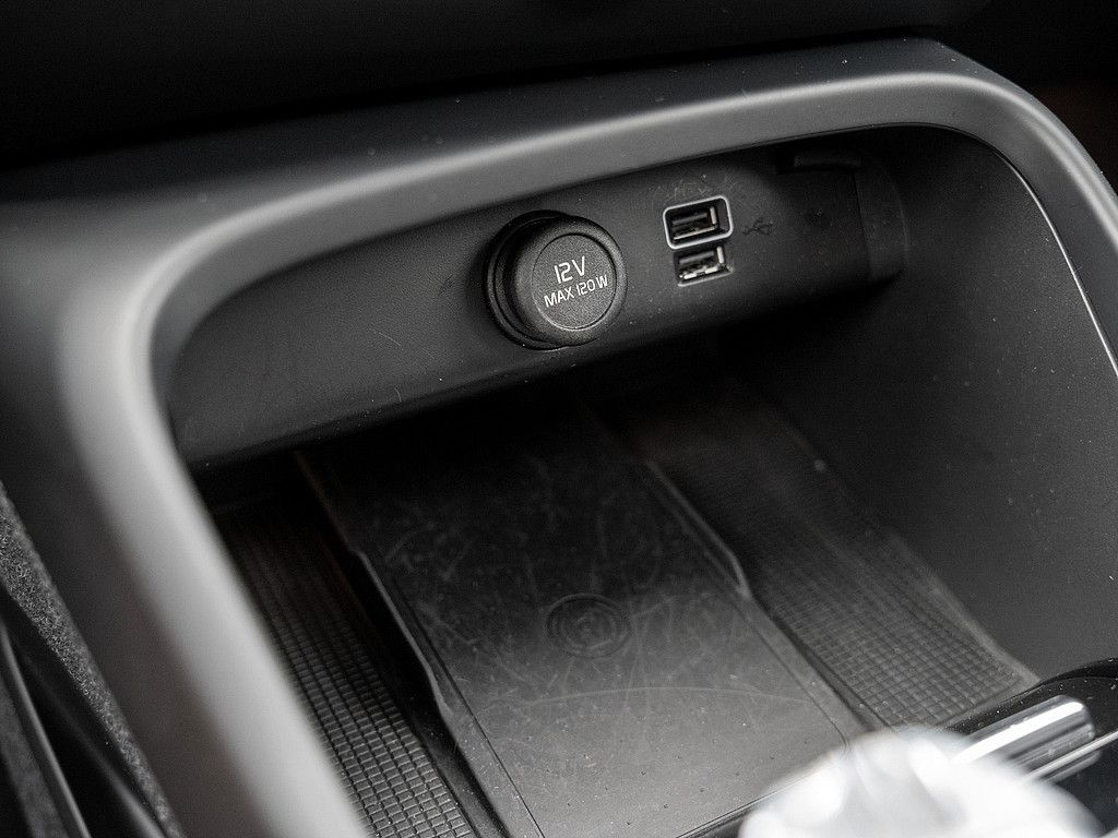 Volvo  T5 Ultimate Dark Recharge Plug-In Hybrid 2W