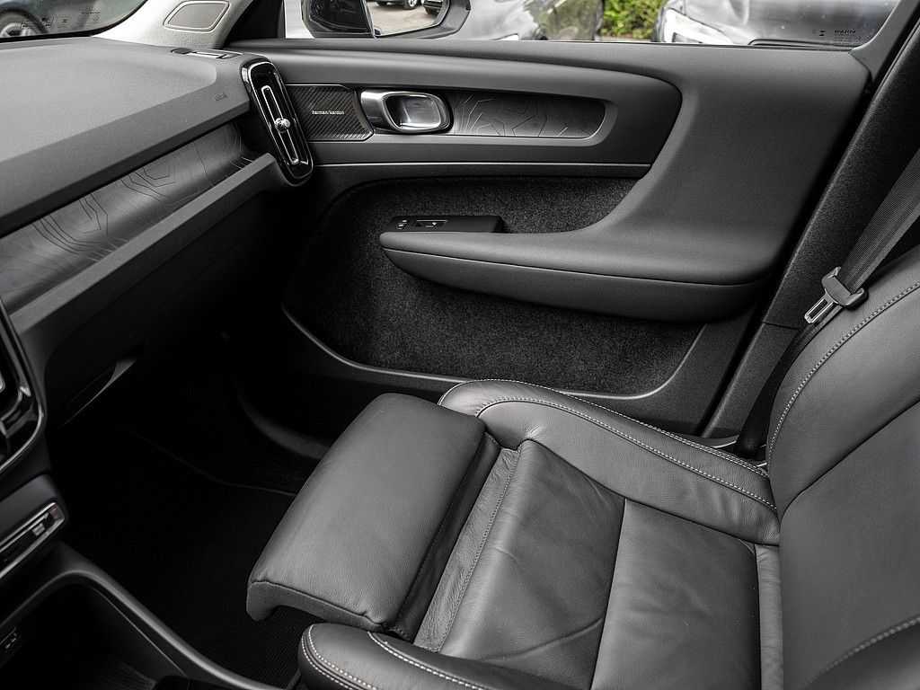 Volvo  T5 Ultimate Dark Recharge Plug-In Hybrid 2W