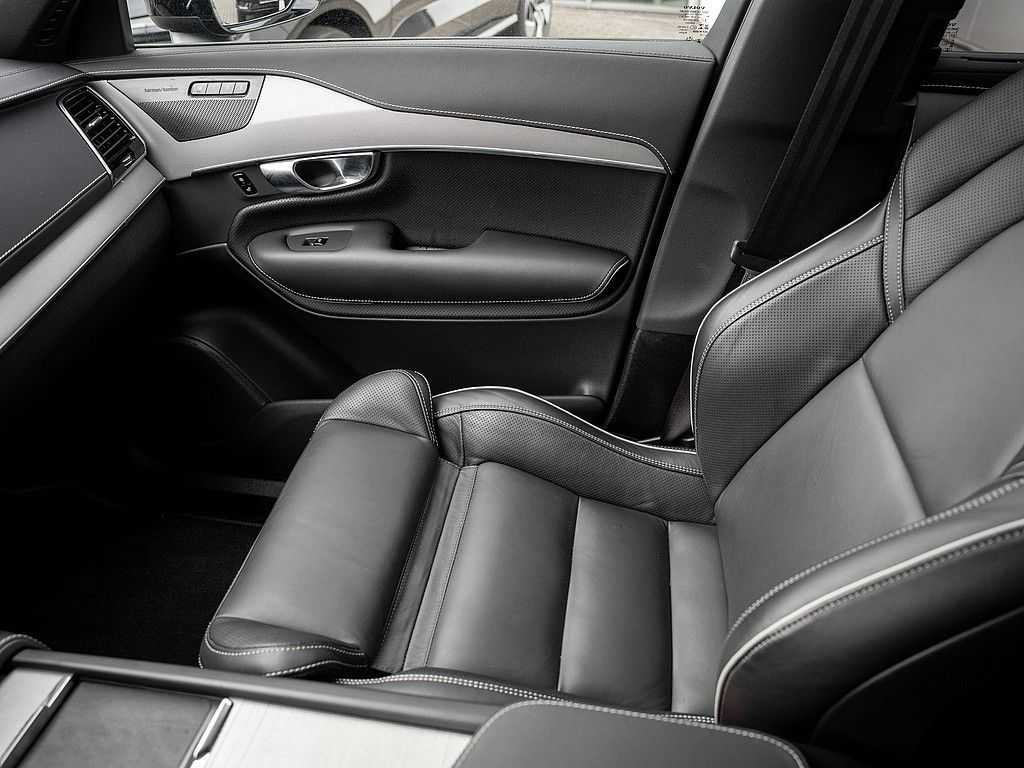 Volvo  T8 AWD R Design Edition LED 360° 7-SITZER