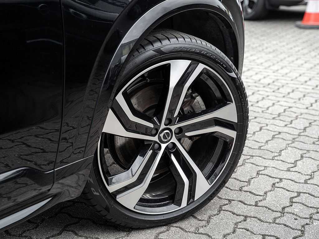 Volvo  T8 AWD R Design Edition LED 360° 7-SITZER