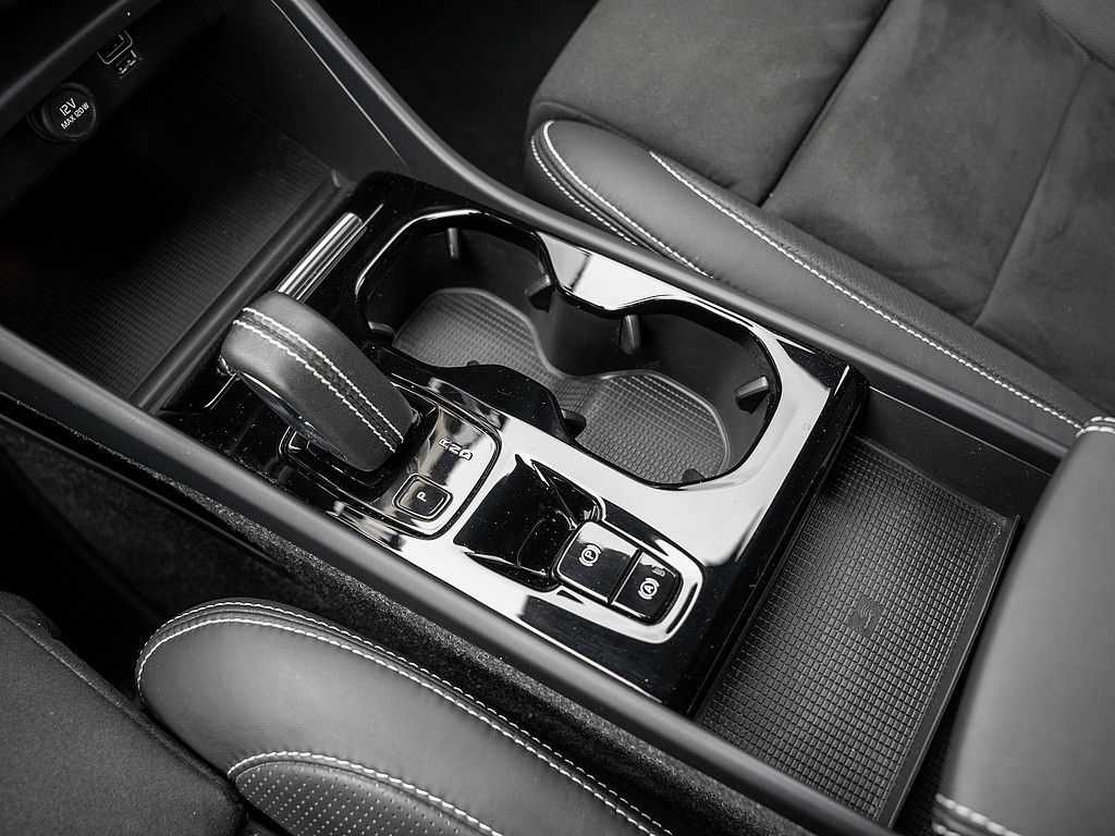 Volvo  T5 R-Design Recharge