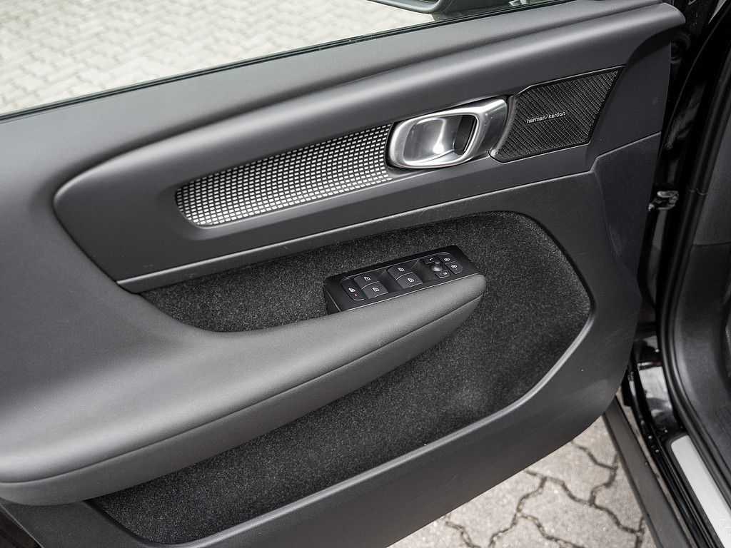 Volvo  T5 R-Design Recharge