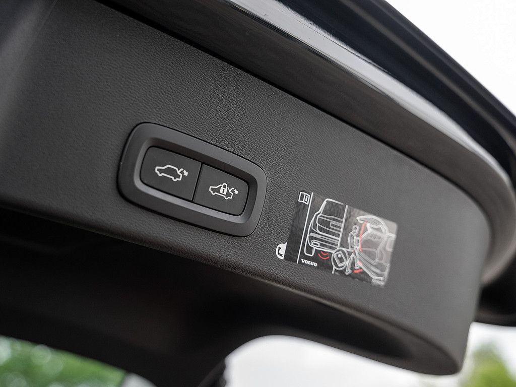 Volvo  T5 R-Design Recharge