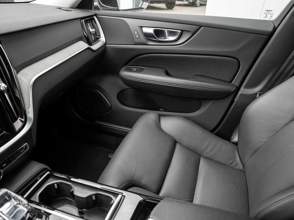 Volvo  T6 AWD Plus Bright