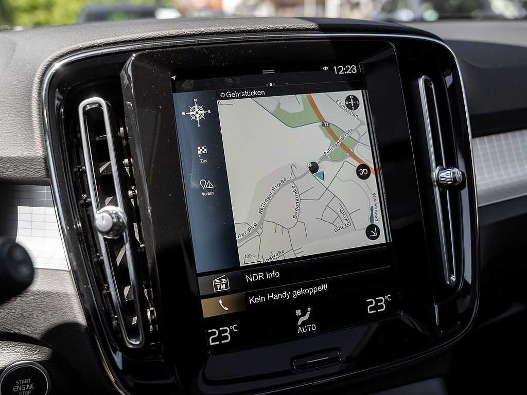 Volvo  T2 Momentum KAMERA H/K NAVI W-LAN LED PANO