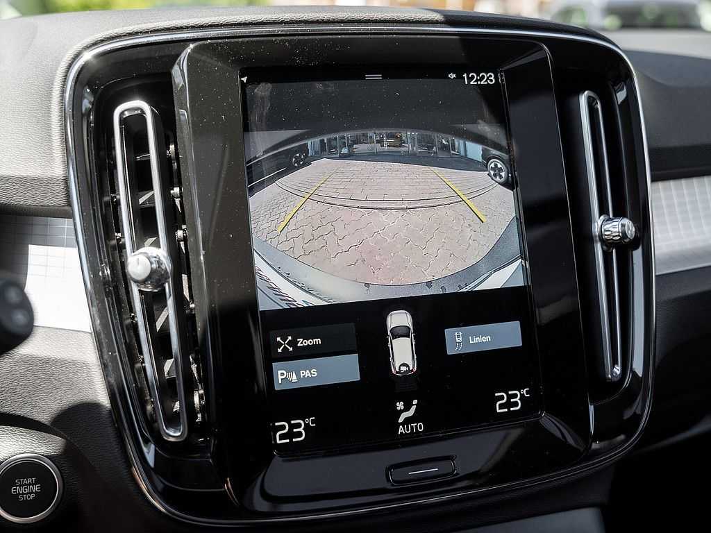 Volvo  T2 Momentum KAMERA H/K NAVI W-LAN LED PANO