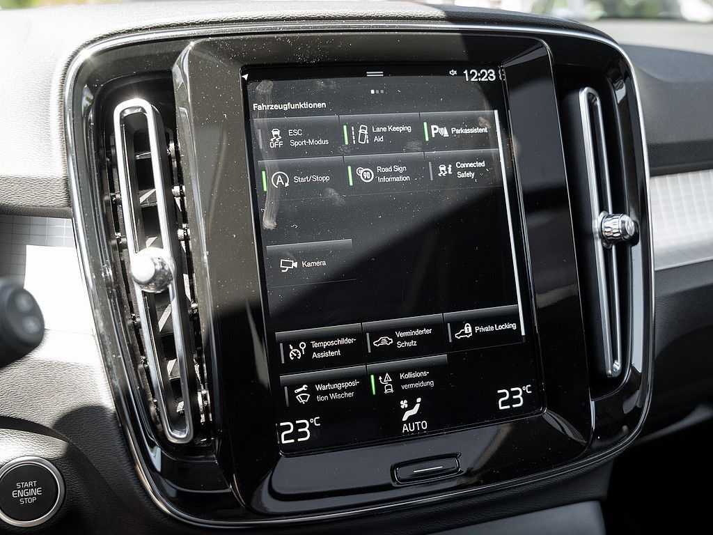 Volvo  T2 Momentum KAMERA H/K NAVI W-LAN LED PANO