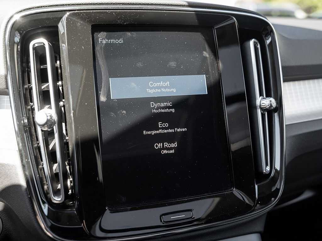 Volvo  T2 Momentum KAMERA H/K NAVI W-LAN LED PANO
