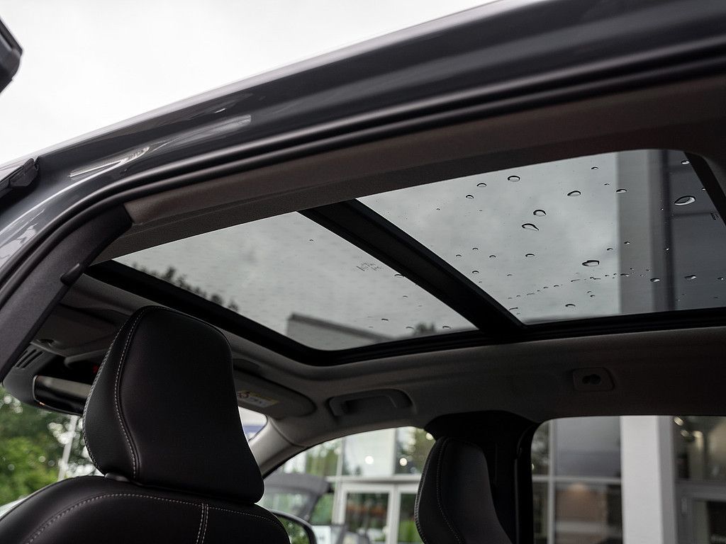 Volvo  T4 Inscription Expression Recharge LED PANO