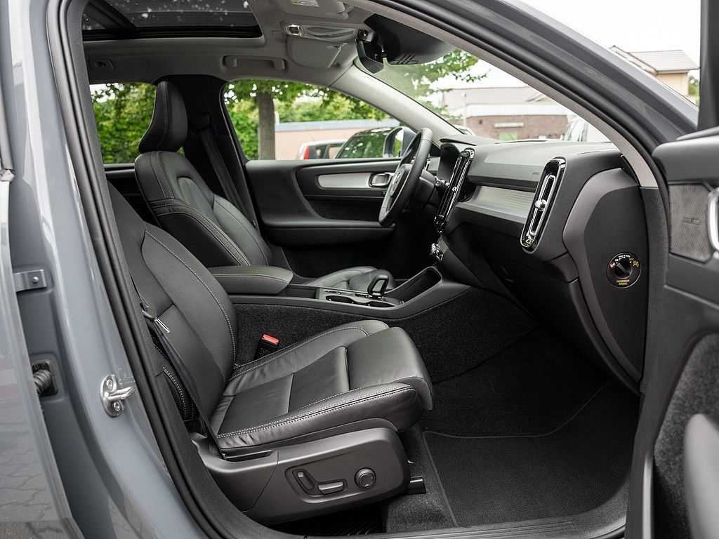 Volvo  T4 Inscription Expression Recharge LED PANO